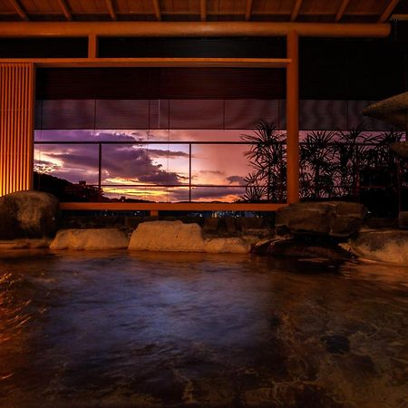 Hotel Wakamizu Такарадзука Экстерьер фото