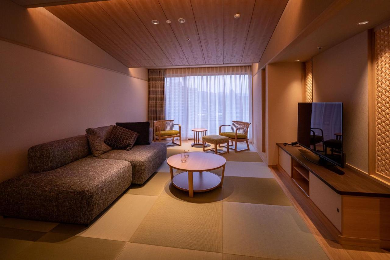 Hotel Wakamizu Такарадзука Экстерьер фото