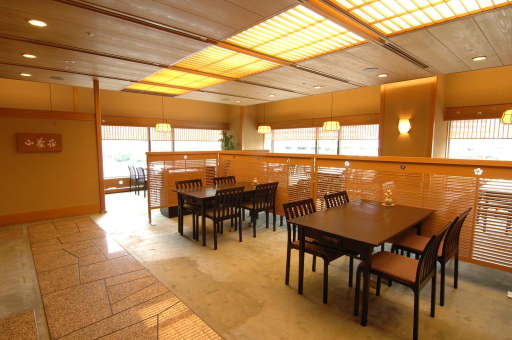 Hotel Wakamizu Такарадзука Экстерьер фото