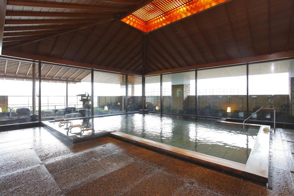 Hotel Wakamizu Такарадзука Экстерьер фото