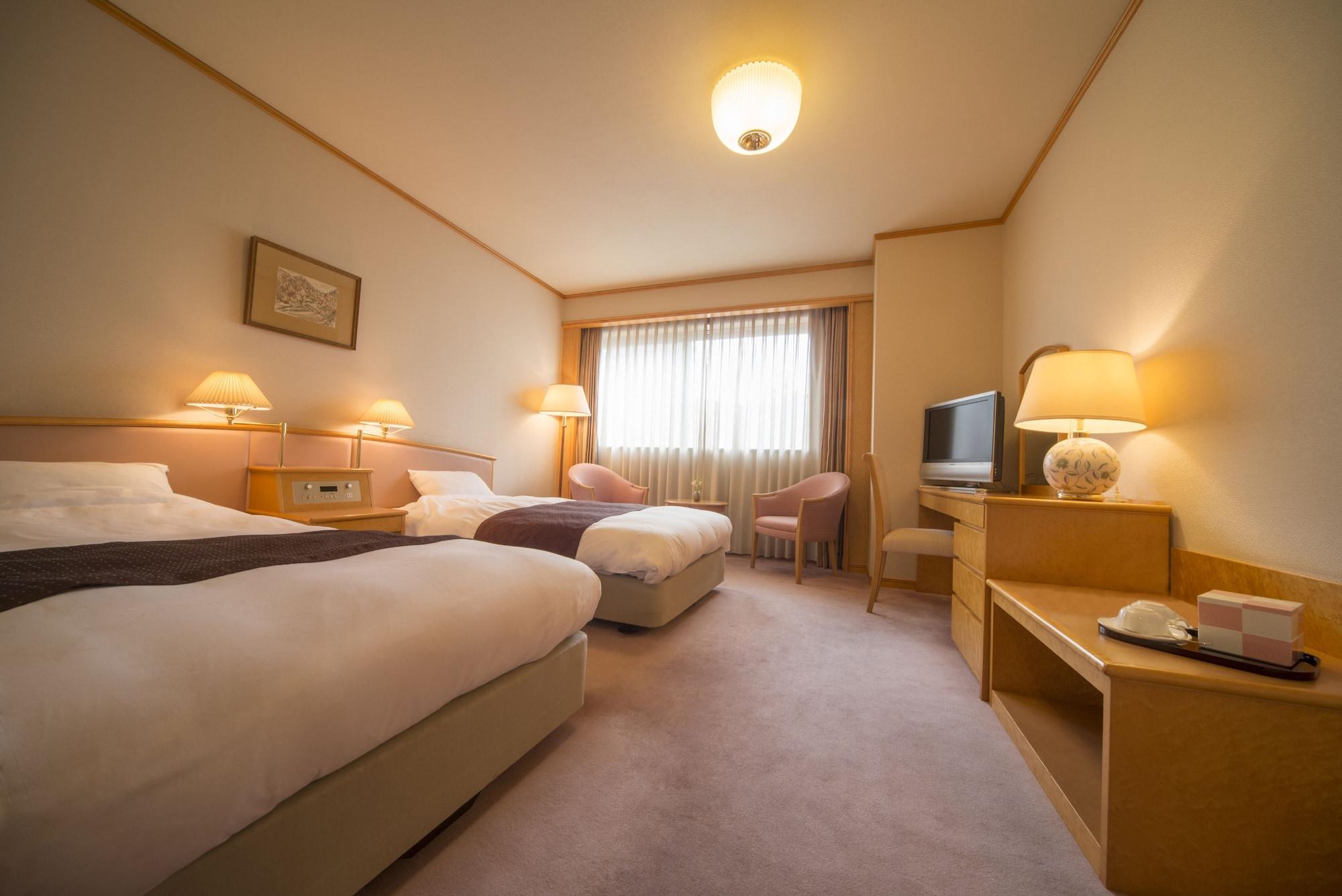 Hotel Wakamizu Такарадзука Экстерьер фото