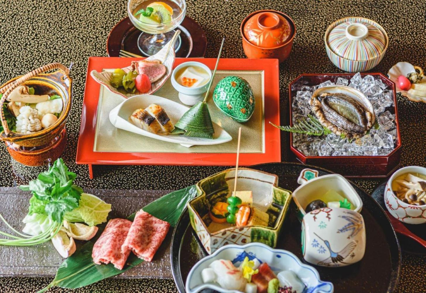 Hotel Wakamizu Такарадзука Экстерьер фото