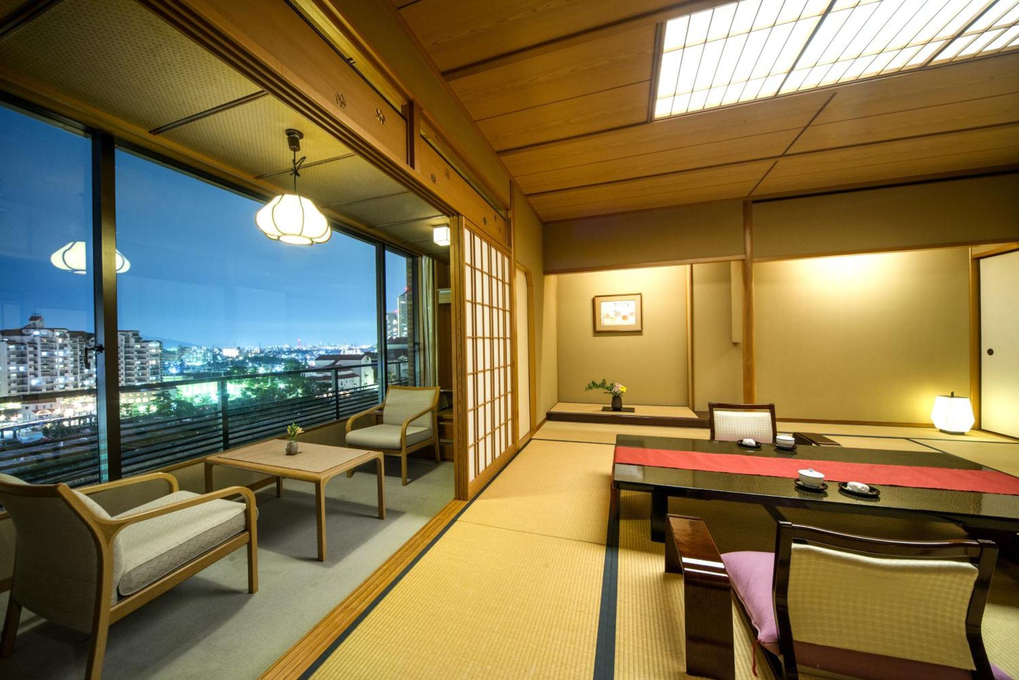 Hotel Wakamizu Такарадзука Номер фото