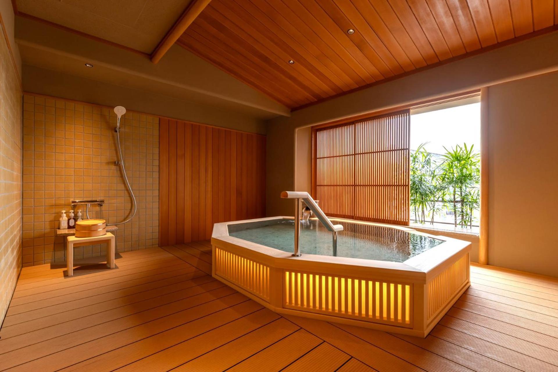 Hotel Wakamizu Такарадзука Экстерьер фото