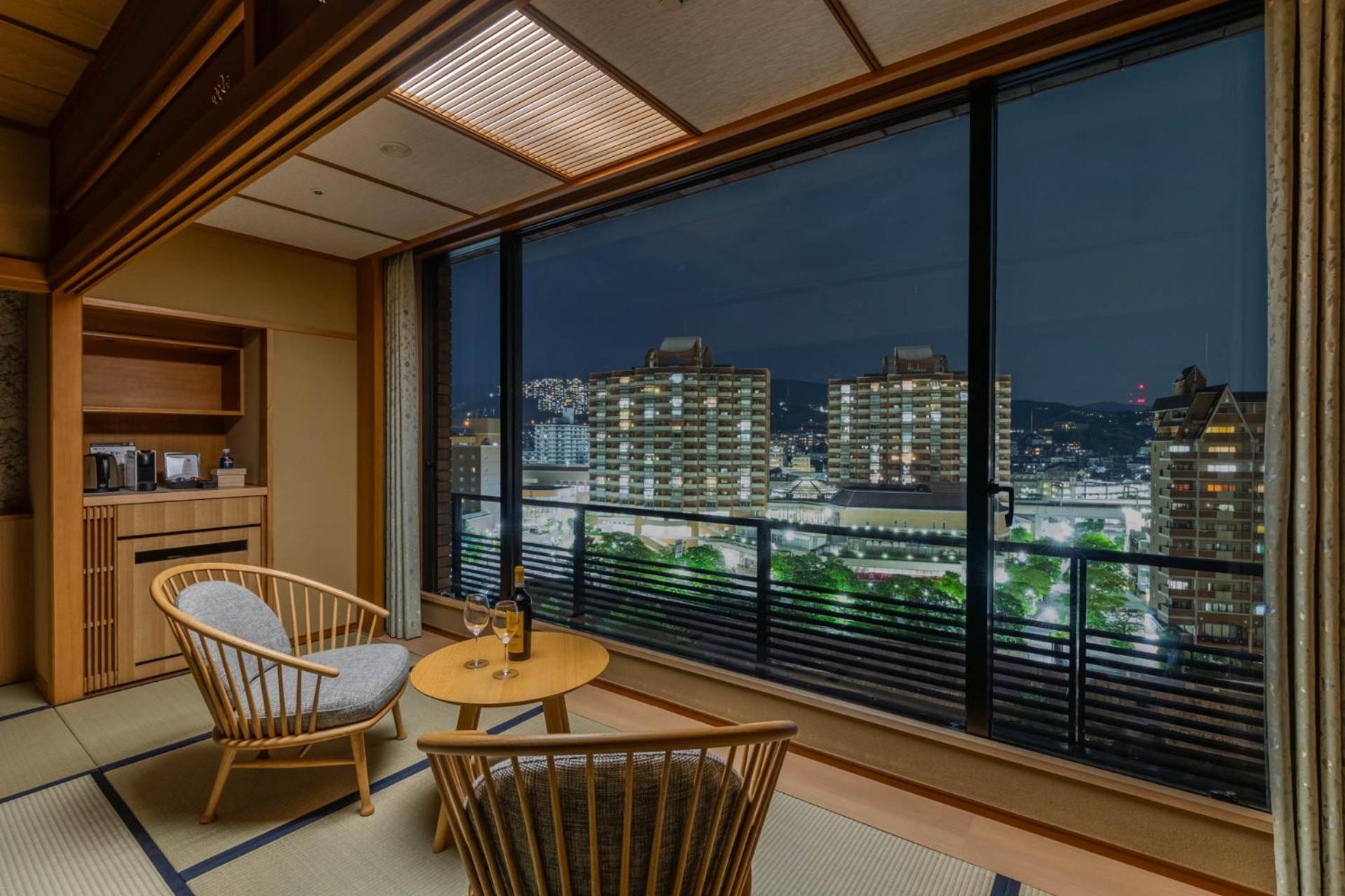 Hotel Wakamizu Такарадзука Экстерьер фото