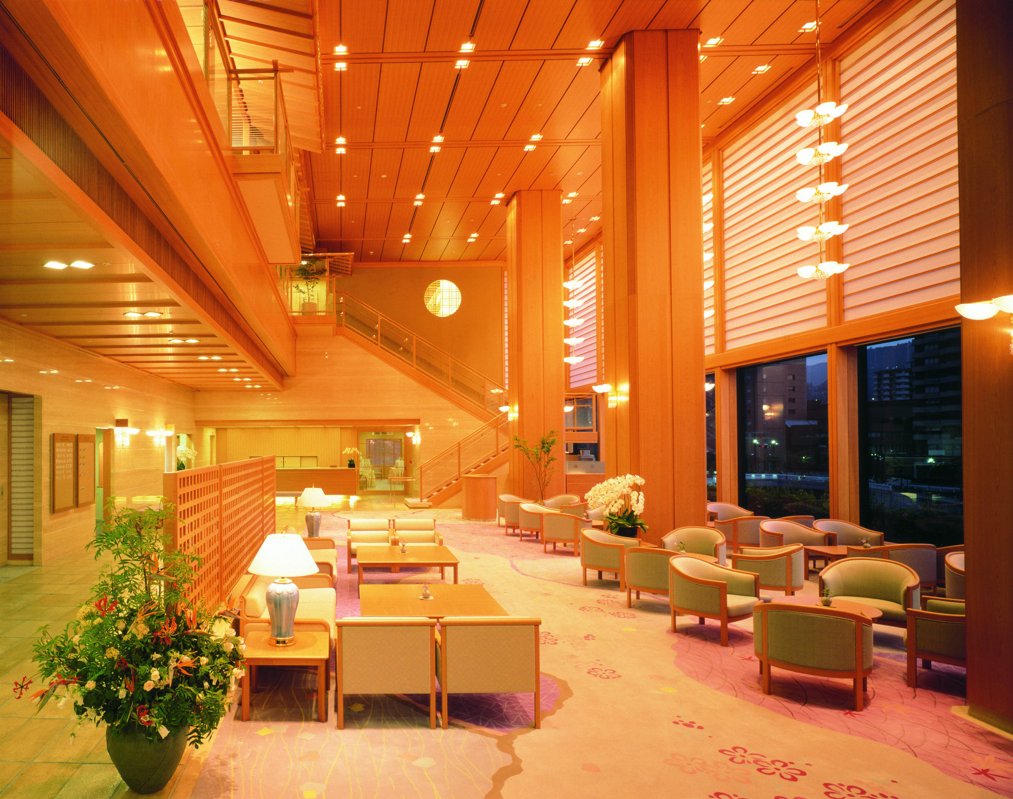 Hotel Wakamizu Такарадзука Экстерьер фото